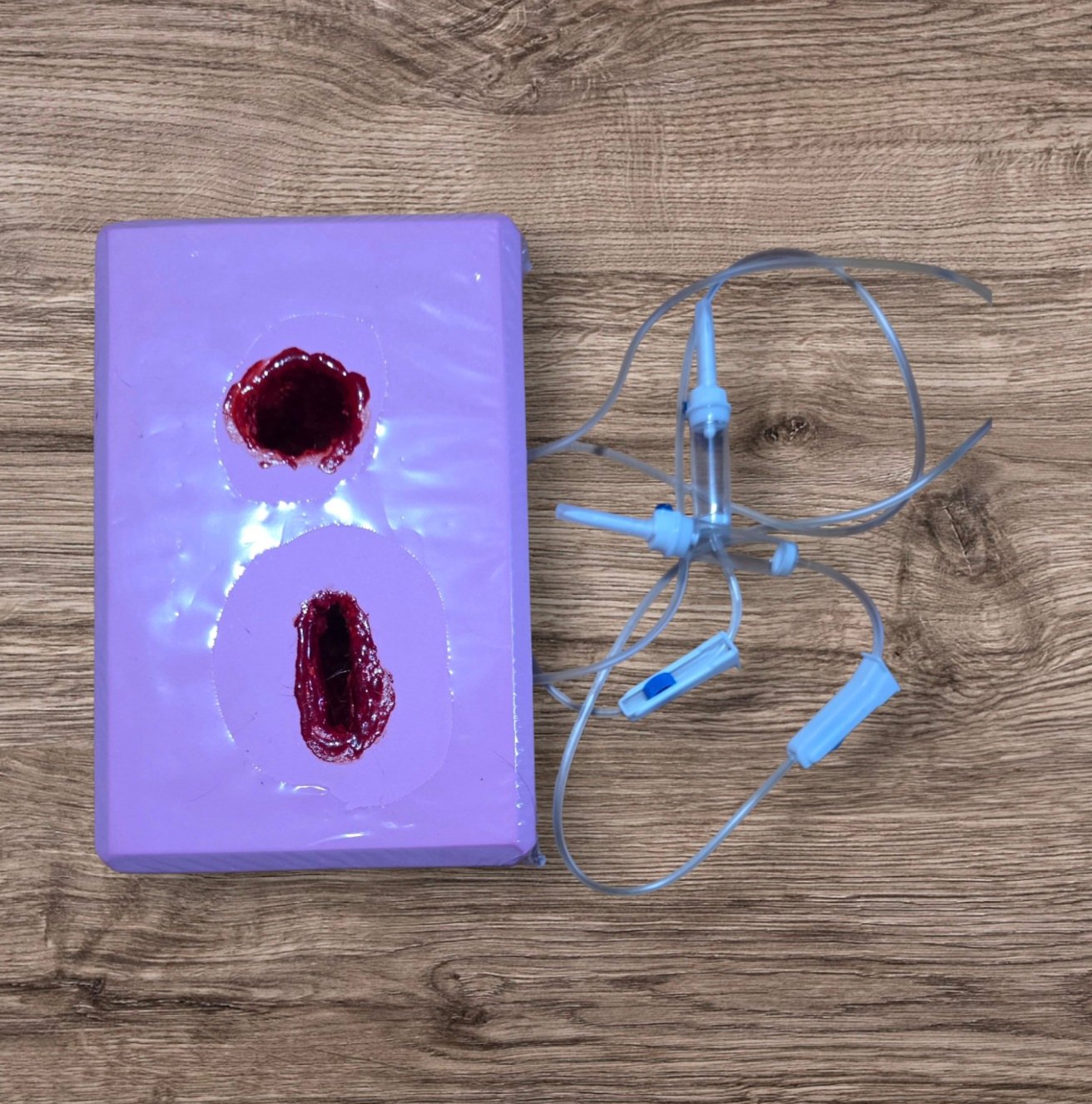 Simulador de Control Hemorragico doble, Herida de Proyectil y Herida Cortante - Imagen 3